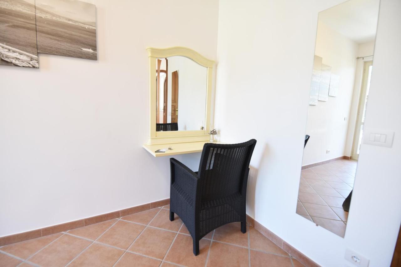 Chez Luke Apartments In Аджерола Екстериор снимка