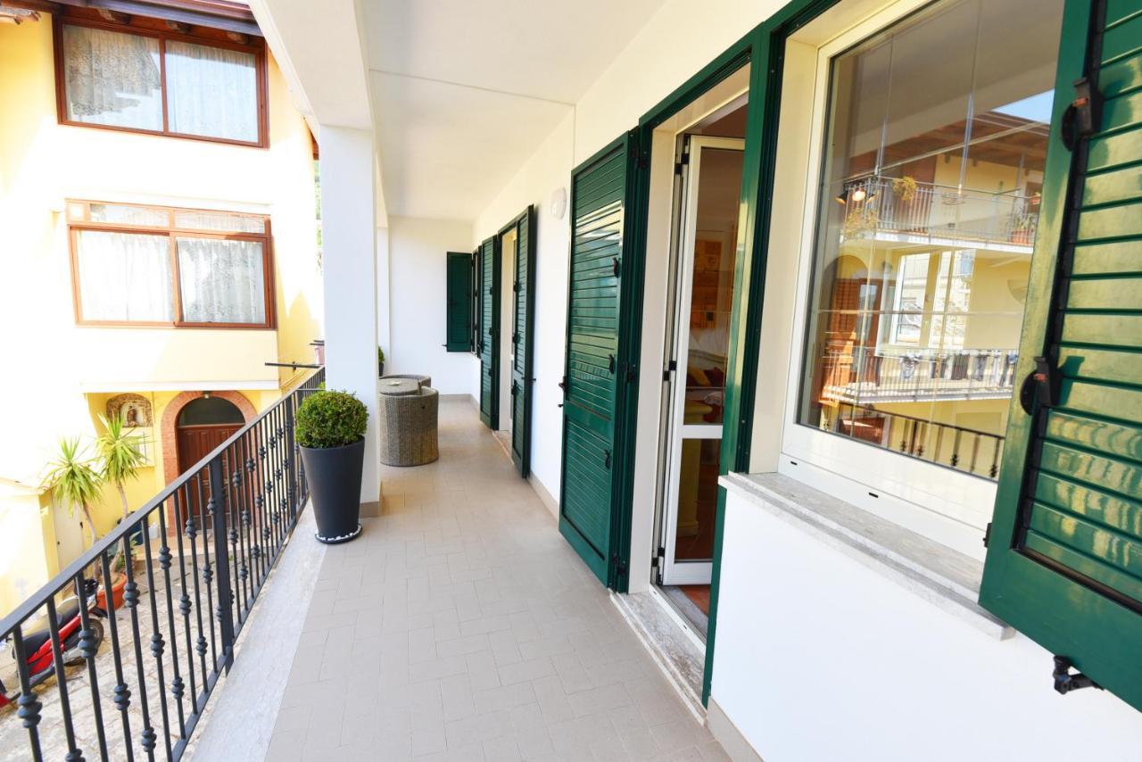 Chez Luke Apartments In Аджерола Екстериор снимка