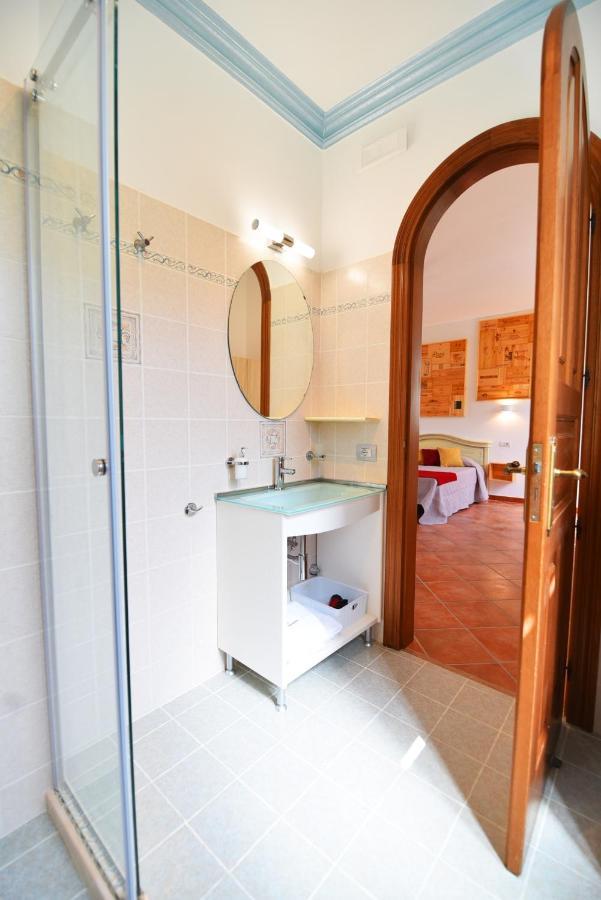 Chez Luke Apartments In Аджерола Екстериор снимка