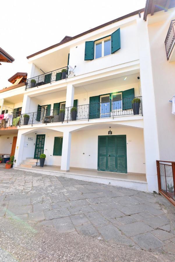 Chez Luke Apartments In Аджерола Екстериор снимка