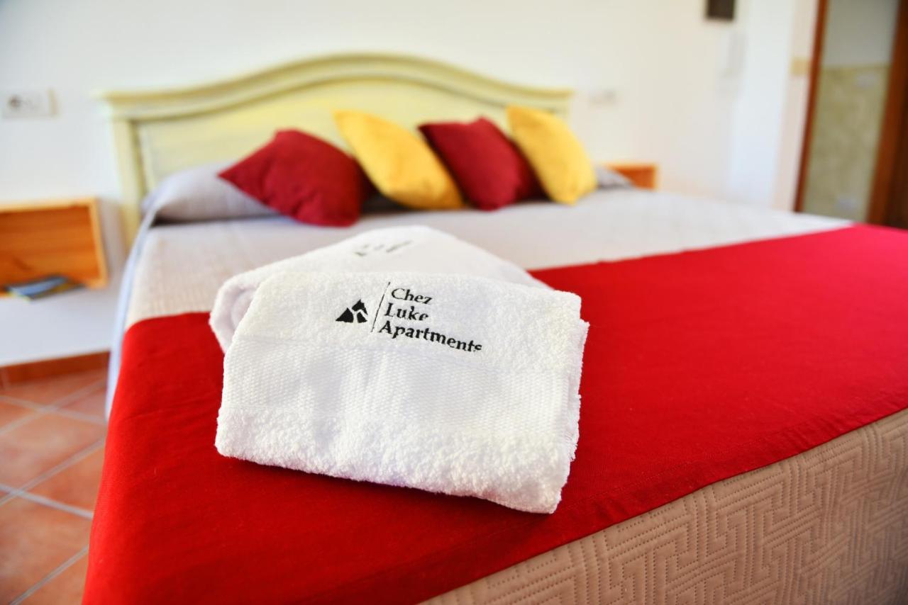 Chez Luke Apartments In Аджерола Екстериор снимка