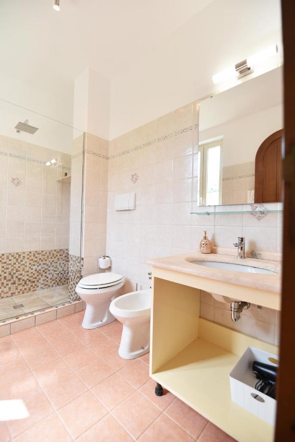 Chez Luke Apartments In Аджерола Екстериор снимка