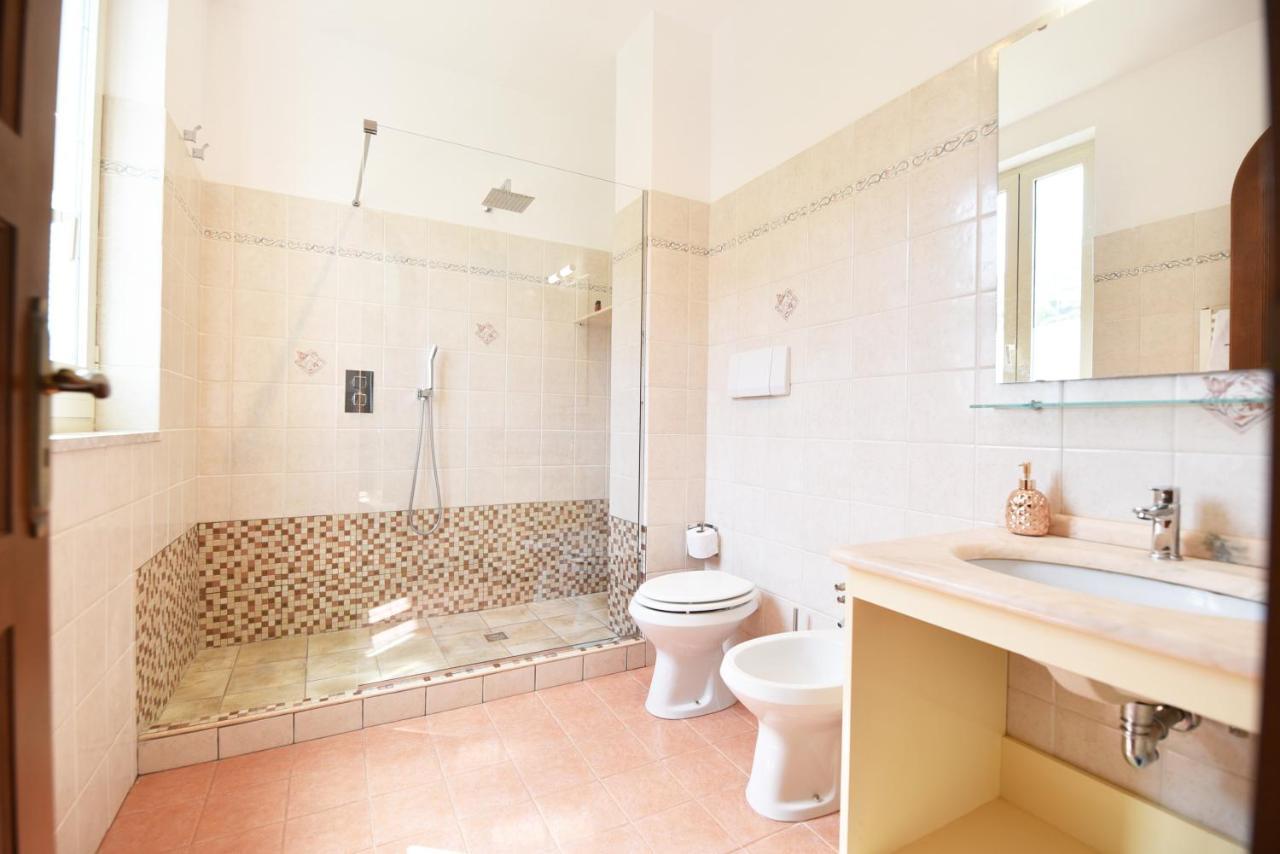 Chez Luke Apartments In Аджерола Екстериор снимка