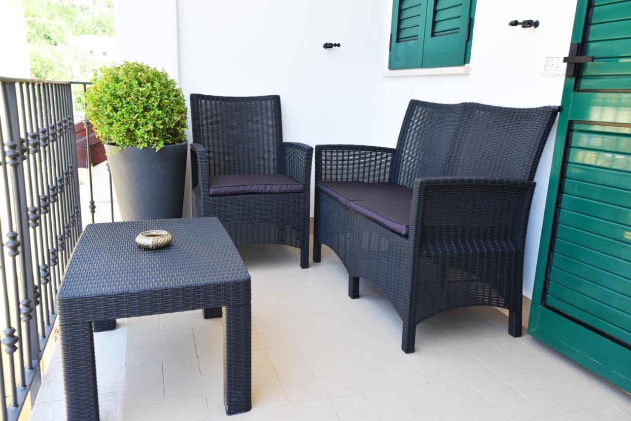 Chez Luke Apartments In Аджерола Екстериор снимка