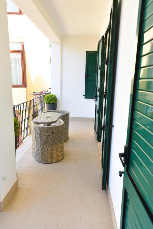 Chez Luke Apartments In Аджерола Екстериор снимка