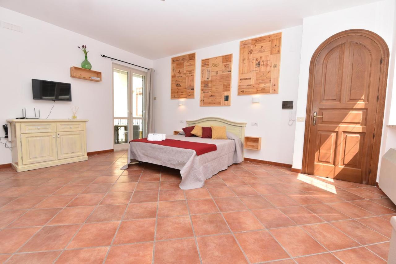 Chez Luke Apartments In Аджерола Екстериор снимка