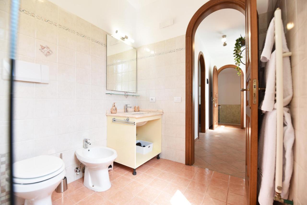 Chez Luke Apartments In Аджерола Екстериор снимка