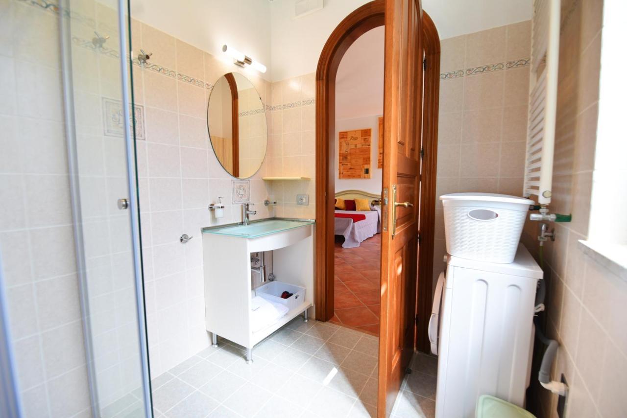 Chez Luke Apartments In Аджерола Екстериор снимка