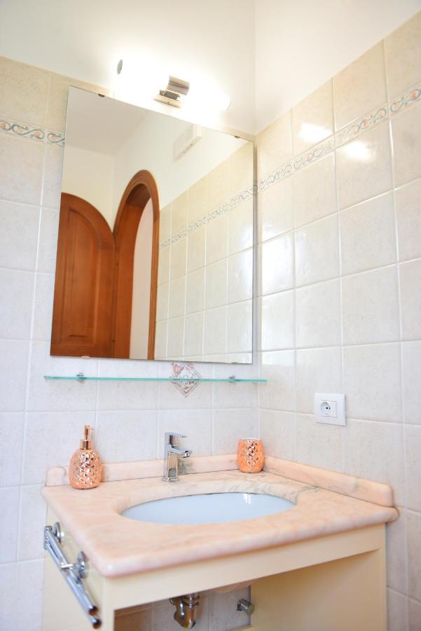 Chez Luke Apartments In Аджерола Екстериор снимка