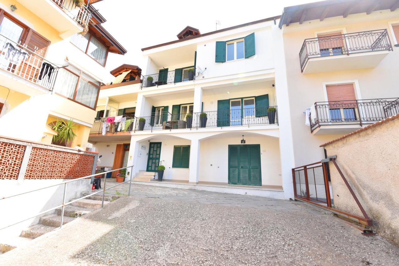 Chez Luke Apartments In Аджерола Екстериор снимка